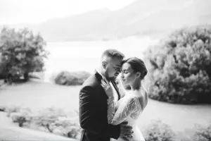 Gdzie szukać fotografa ślubnego? Sprawdzone kierunki poszukiwań